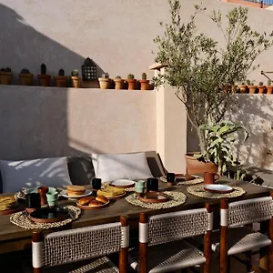  Riad Solange